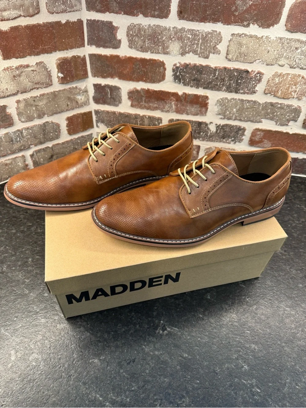 Madden Men's Leather Dress Shoes in Cognac, Size 11.5